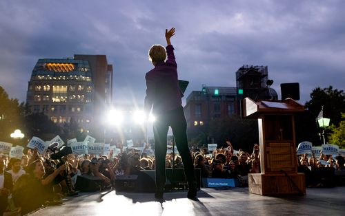 Elizabeth Warren’s Big Crowds Don’t Happen by Accident