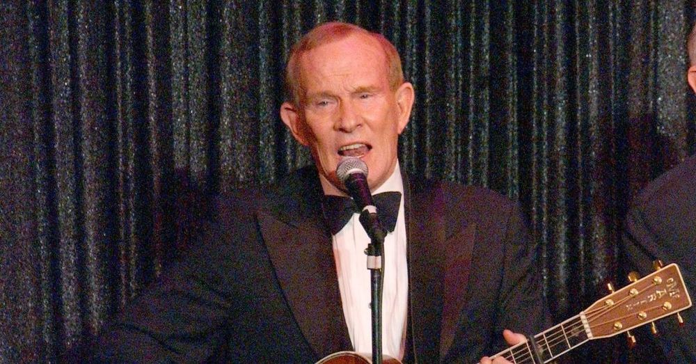 Comedian Tom Smothers of Smothers Brothers dies at 86