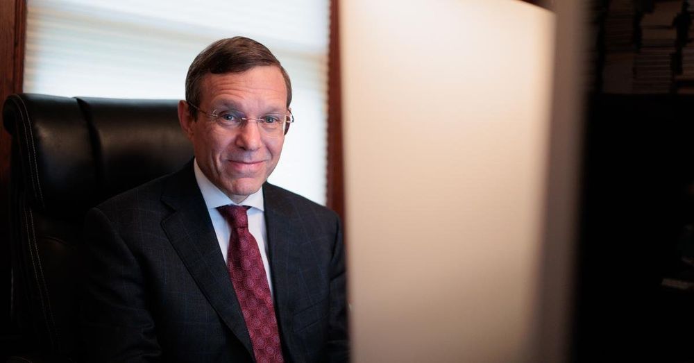 White House taps controversial Harvard astrophysicist to lead team studying UFO security risks