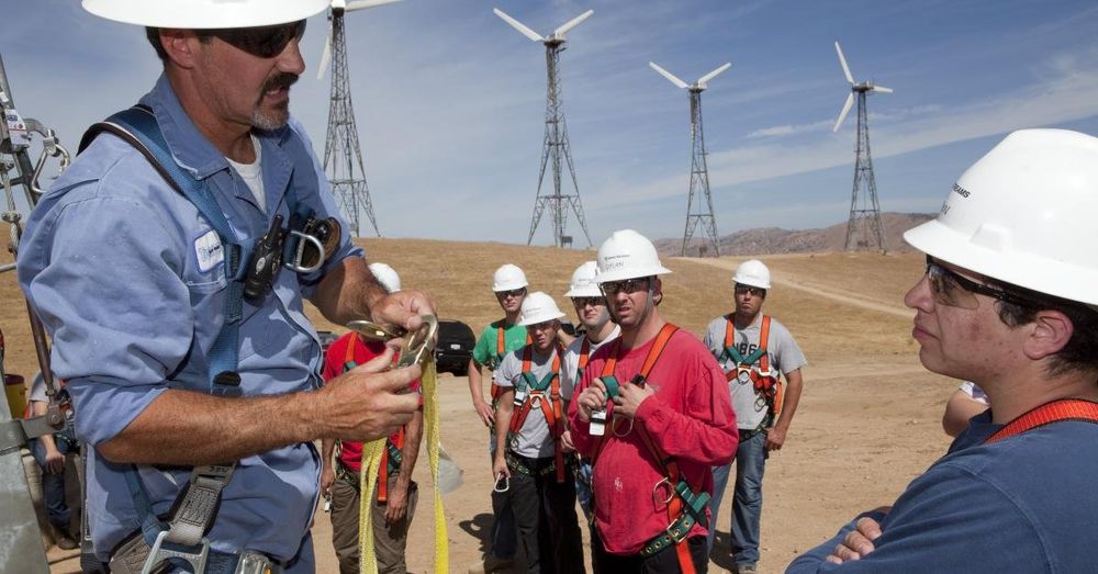Despite dominance of fossil fuels, university classes focused on renewables and climate: study
