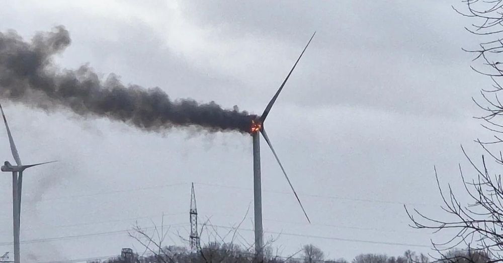 ‘Wind turbine’s on fire again’: Farmers in Iowa say they can’t get company to clean up blade debris