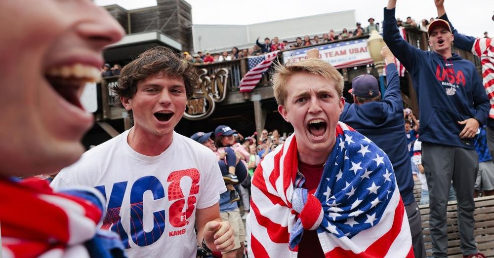 US men's national soccer team beats Australia 2-0 in World Cup match, advances to 'knockout' rounds