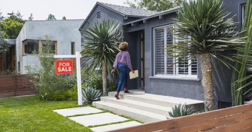 California home insurer raises rates 15% to avoid leaving the state