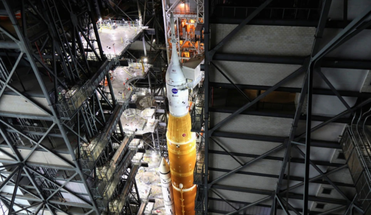 NASA's Big, New Moon Rocket Set for Debut in Rollout to Launch Pad