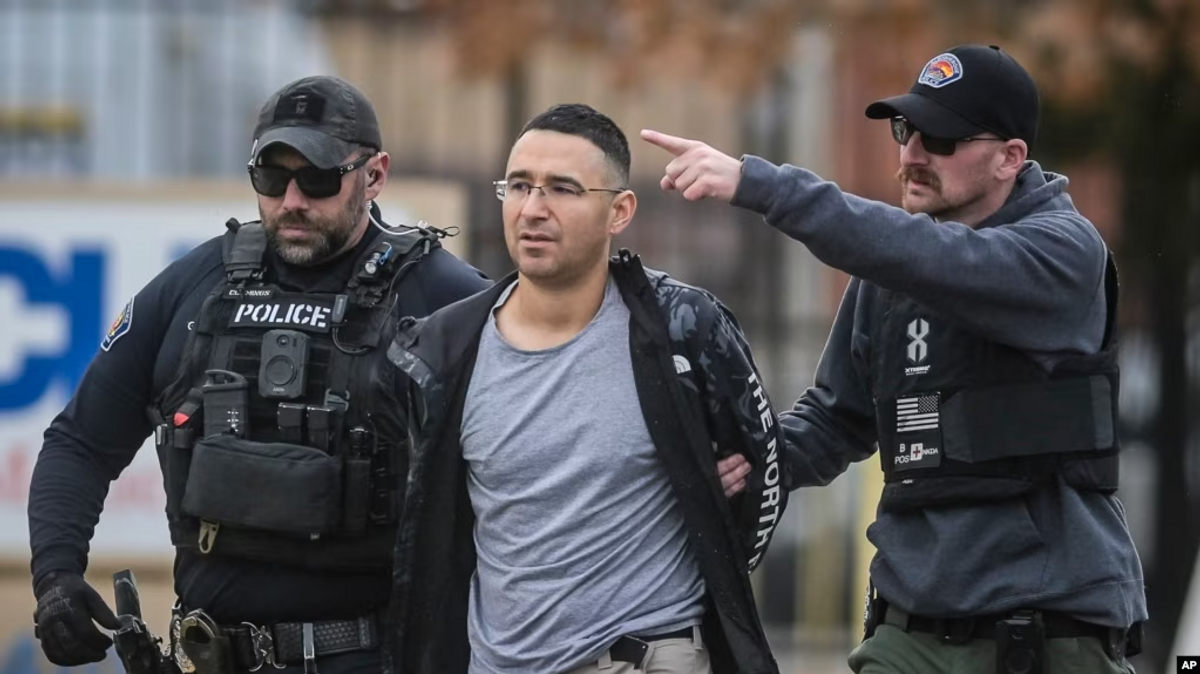 Ex-GOP Candidate Charged in Shootings at Lawmakers' Homes