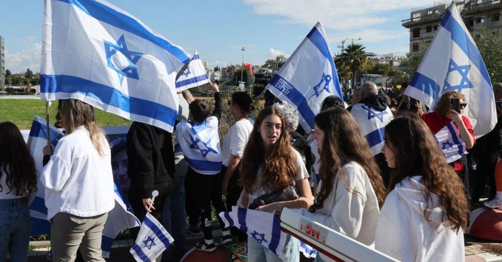 Four female hostages released by Hamas return to Israel