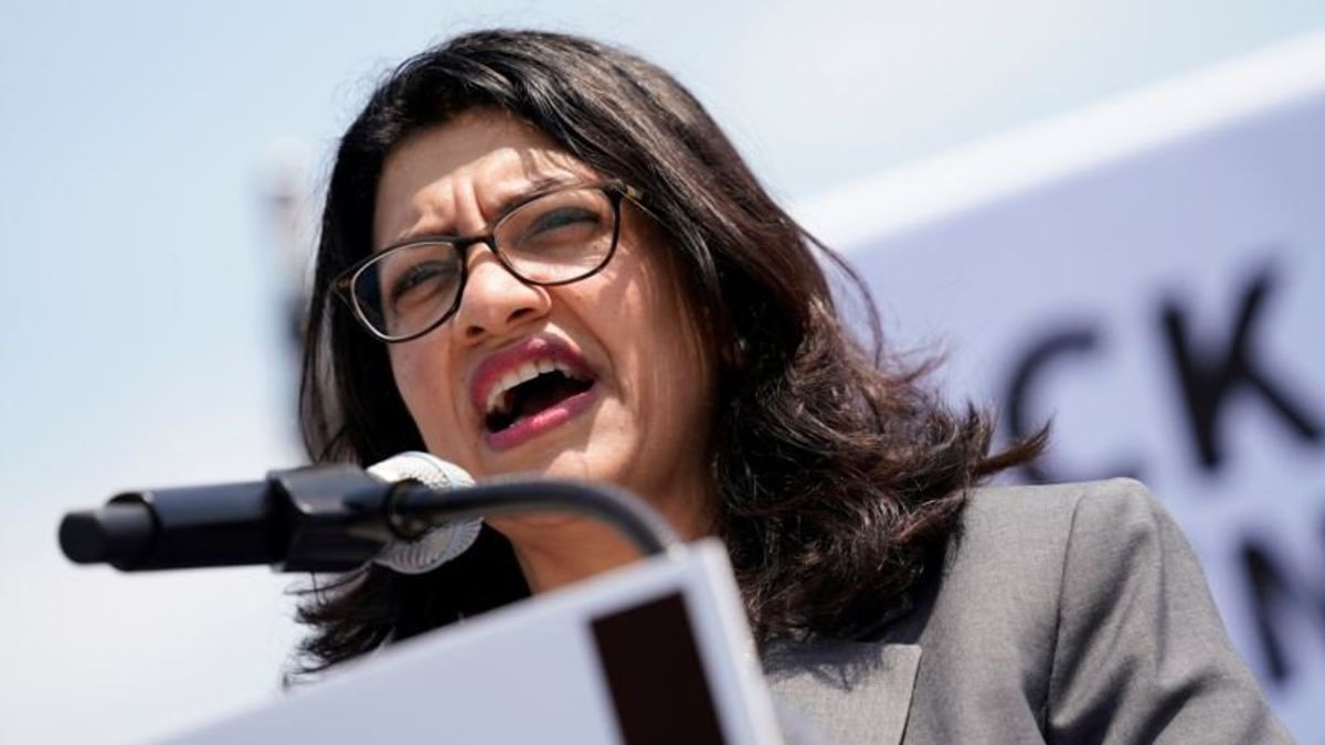 US Democratic Leaders Back Muslim Lawmaker After Holocaust Comments