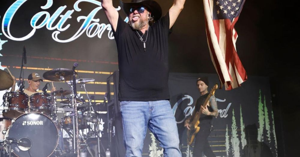 Country singer Colt Ford hospitalized after heart attack following concert in Arizona