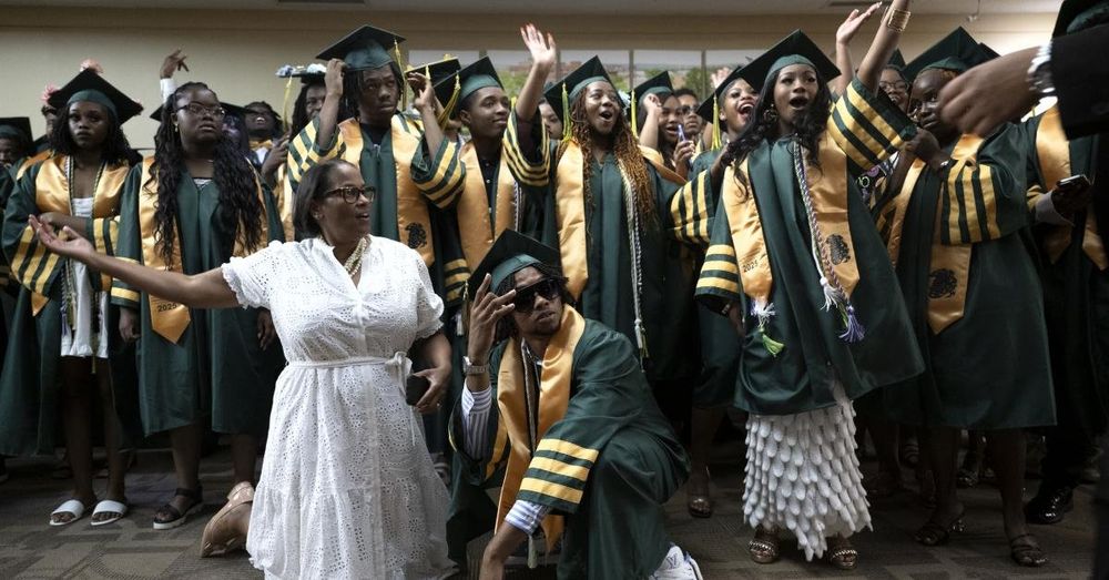 DC school will pay students in effort to reduce truency