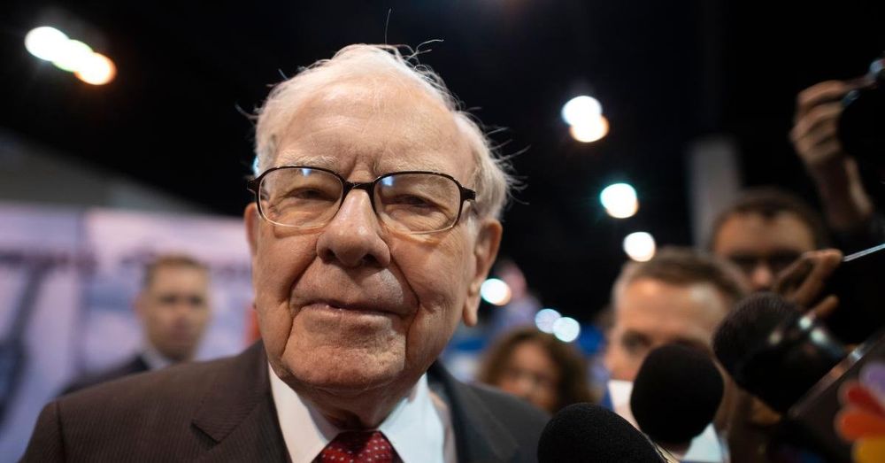 Warren Buffett announces plan to retire as Berkshire Hathaway CEO at end of the year