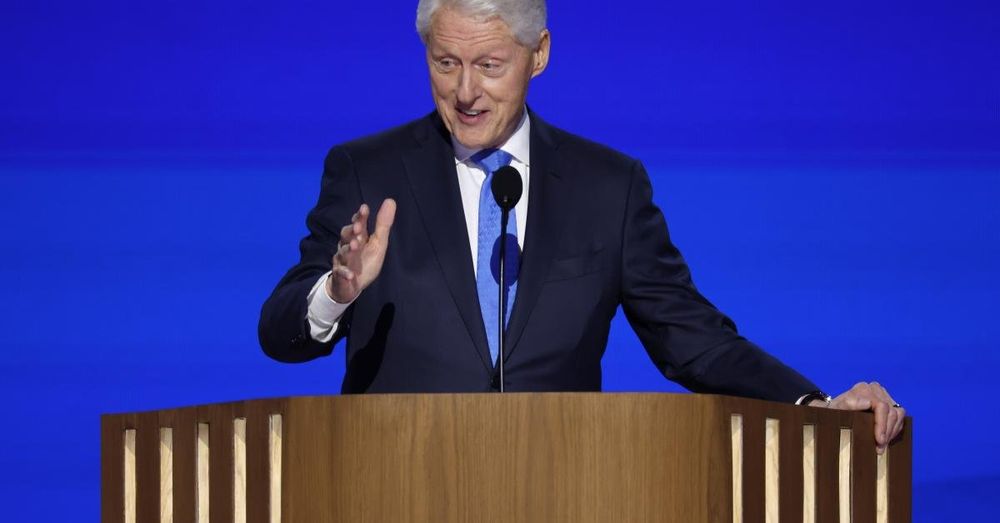 Bill Clinton spotted traveling with a portable defibrillator: report