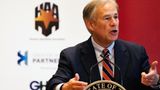 Texas Gov Abbott invites NYC, DC mayors to southern border to see migrant problems firsthand