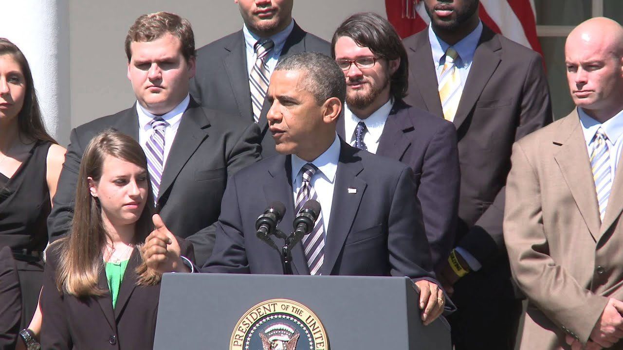 Obama calls on Congress to act on student loans