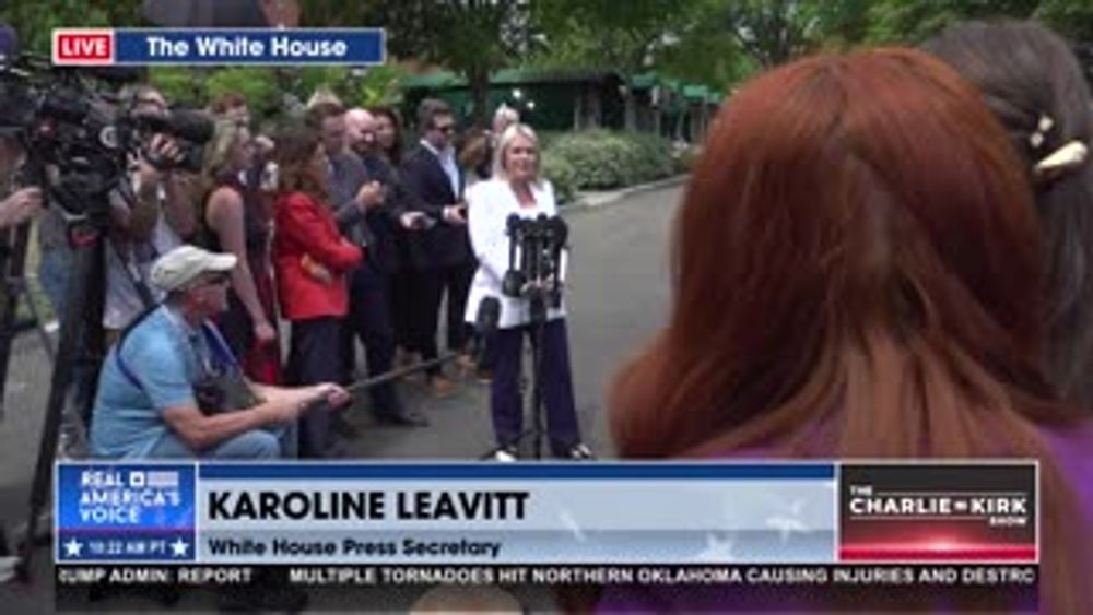 LEAVITT’S LAST GAGGLE BEFORE BABY ARRIVES