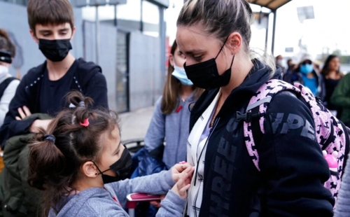 US Reverses Course, Allows Ukrainian Family to Seek Asylum