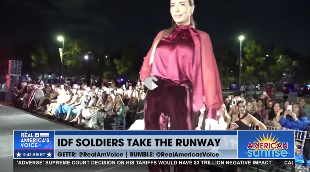 IDF SOLDIERS TAKE THE RUNWAY