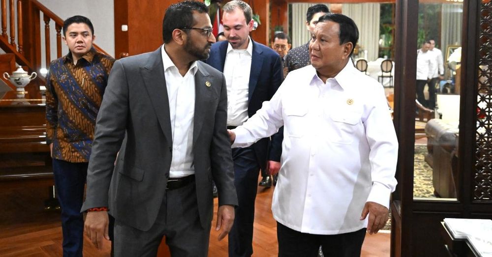 Patel returns looted artifacts to Indonesian president during overseas trip
