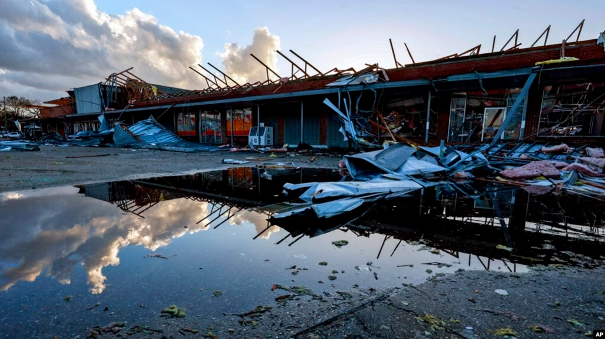 Storms, Tornadoes Slam US South, Killing at Least 7