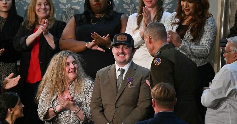 Trump awards Purple Heart to National Guard members attacked in D.C.