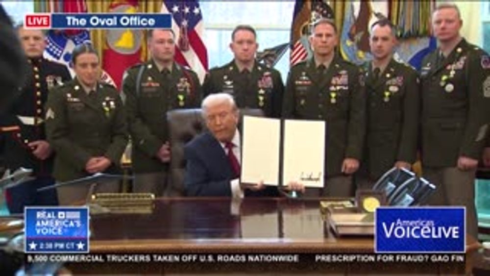 POTUS SIGNS EO AND AWARDS MILITARY MEDALS