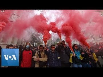 Thousands in Kyiv Protest Zelenskiy’s Plan For Local Elections in Eastern Ukraine