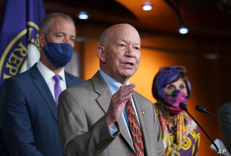 House Transportation and Infrastructure Committee Chair Peter DeFazio, D-Ore., center, joins Democratic leaders to discuss…