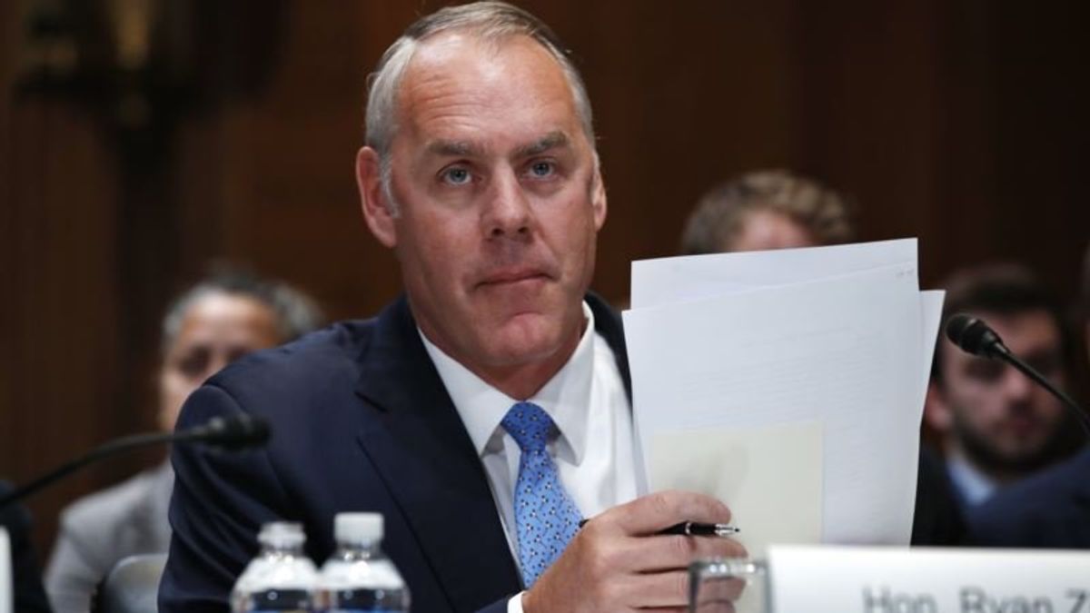 Report: US Interior Watchdog Faults Zinke’s Travel Practices