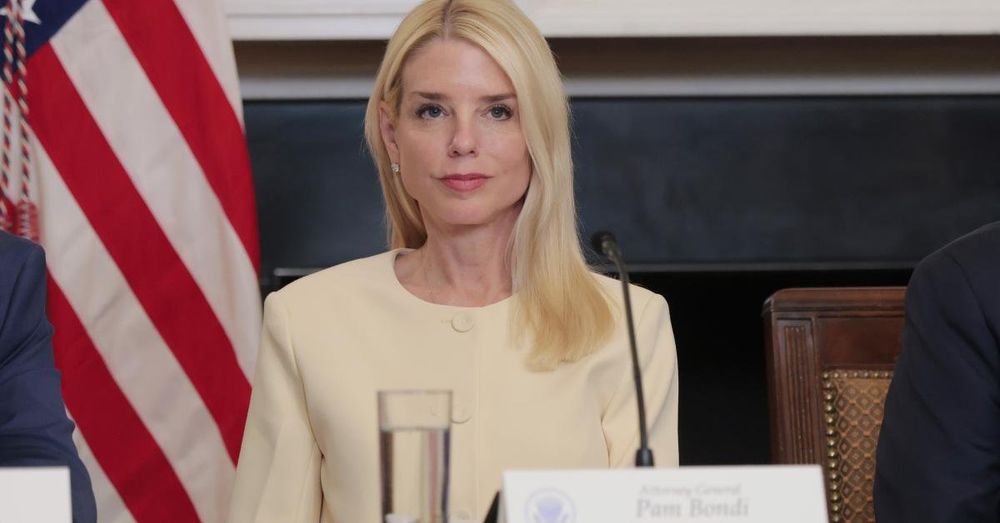 Bondi says FBI has identified man accused of assaulting officer, damaging federal property in LA