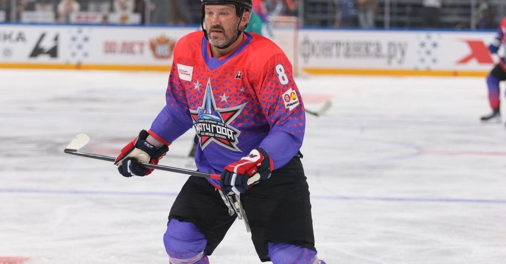 Russian NHL star Ovechkin faces backlash for video appearance in pro-Putin video, says 'not pro war'