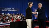 New York Giants quarterback Jaxson Dart introduces Trump at New York rally