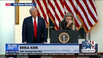 ERIKA KIRK TEARFULLY READS A HEARTFELT BIRTHDAY NOTE FROM THEIR DAUGHTER TO HER LATE FATHER.