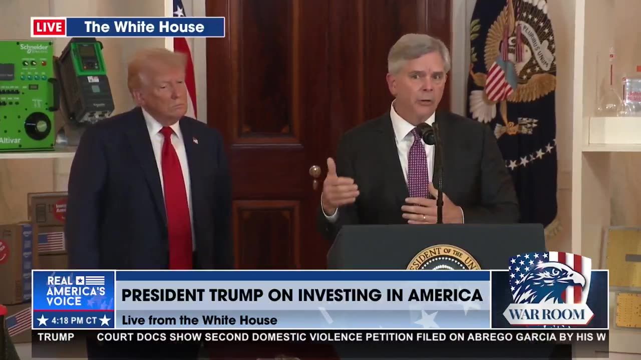 LARRY CULP AT THE WHITE HOUSE