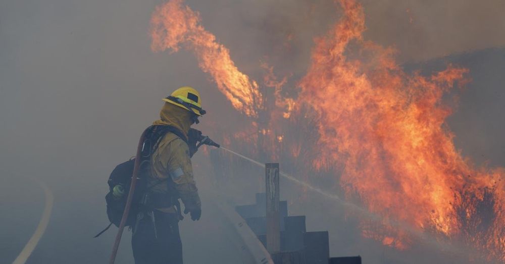Wildfires burn thousands of acres in Central California, with 0% containment