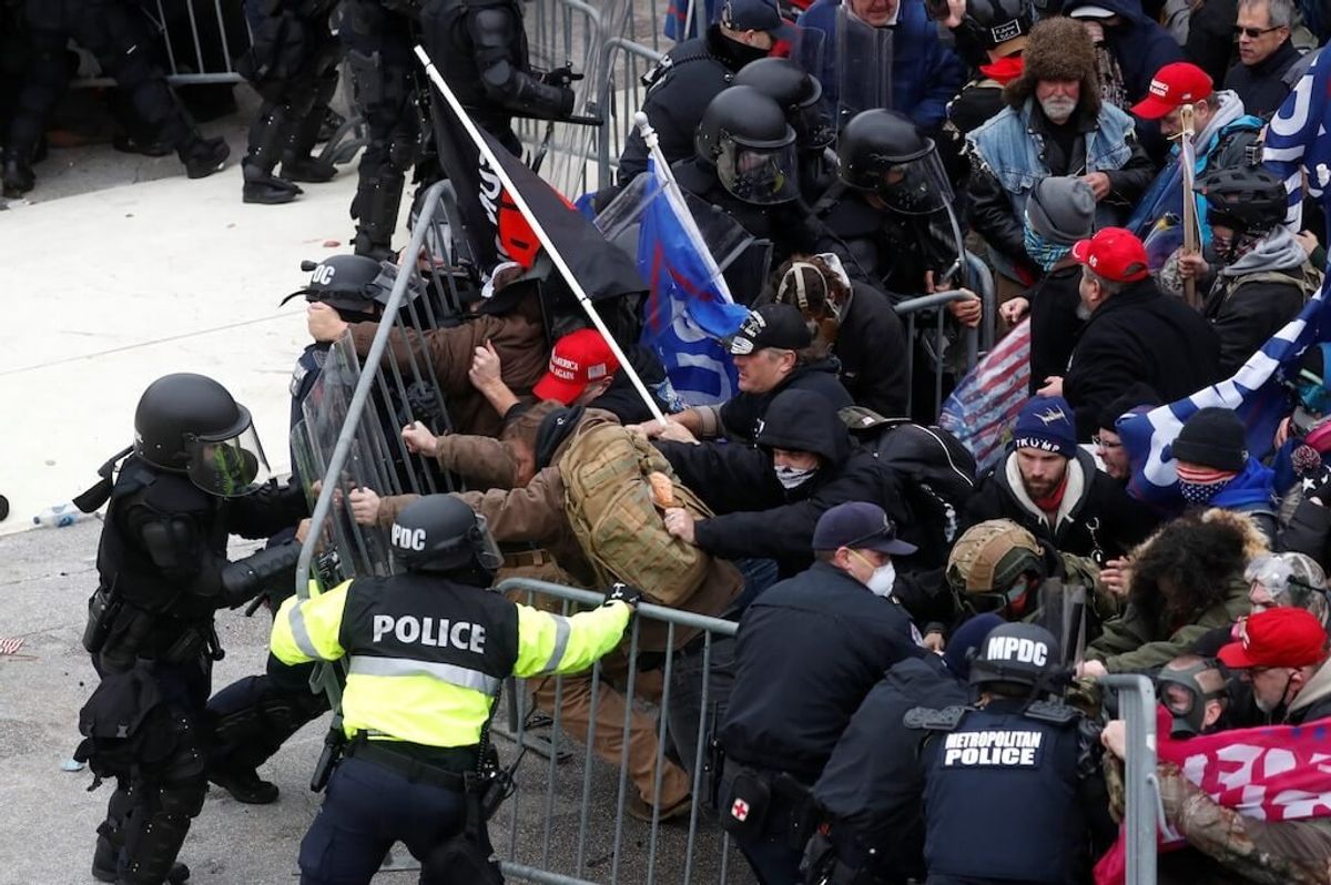 US Capitol Police Overrun by Mob After Declining Help