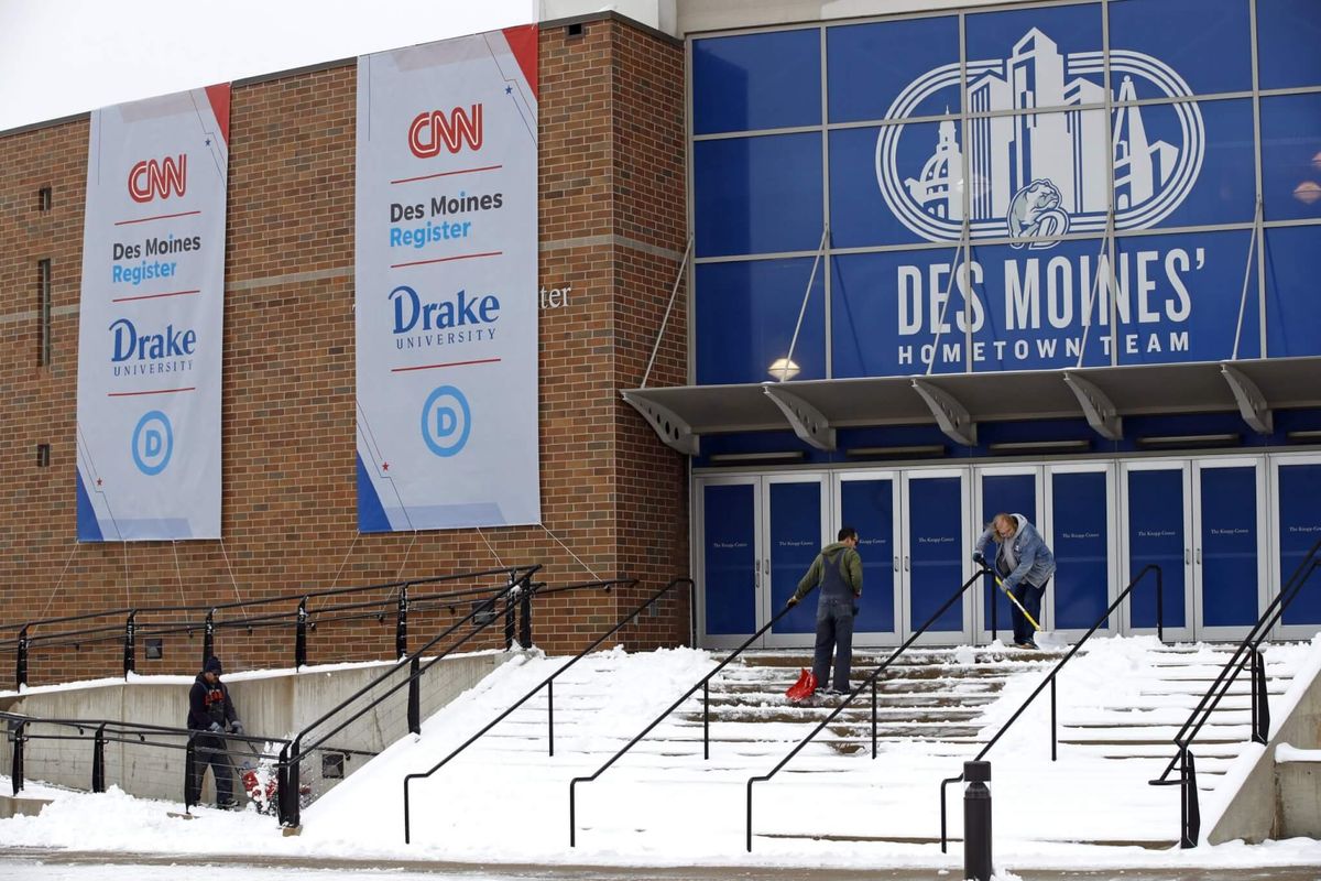 Six US Democratic Presidential Challengers Staging Last Debate Before First State Votes 