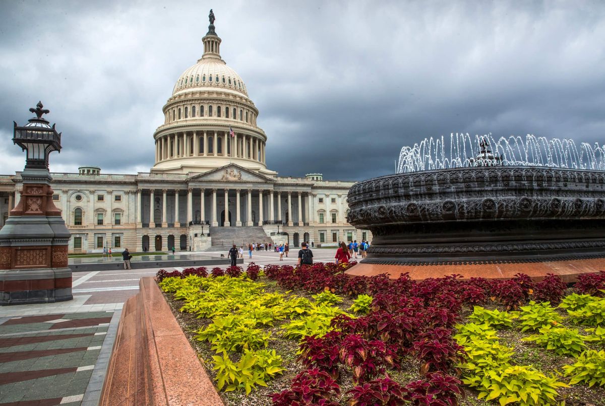 US Budget Deficit Hits $984 Billion, Highest in 7 Years 