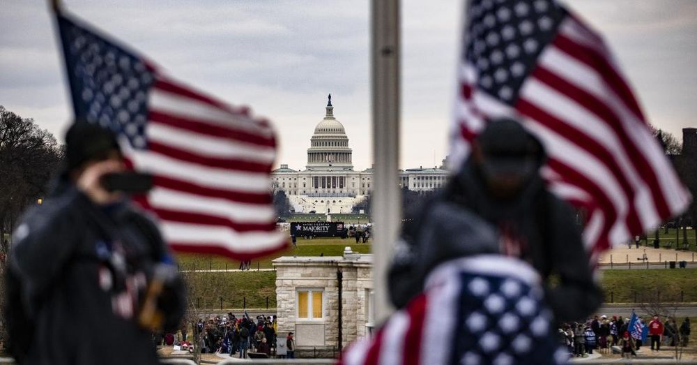 Ex-FBI explosives expert, famed whistleblower says bureau's J6 pipe bombs lab analysis 'a mess'