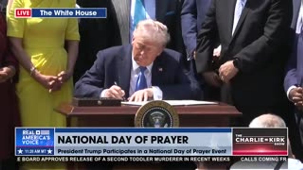 PRESIDENT TRUMP SIGNS EO