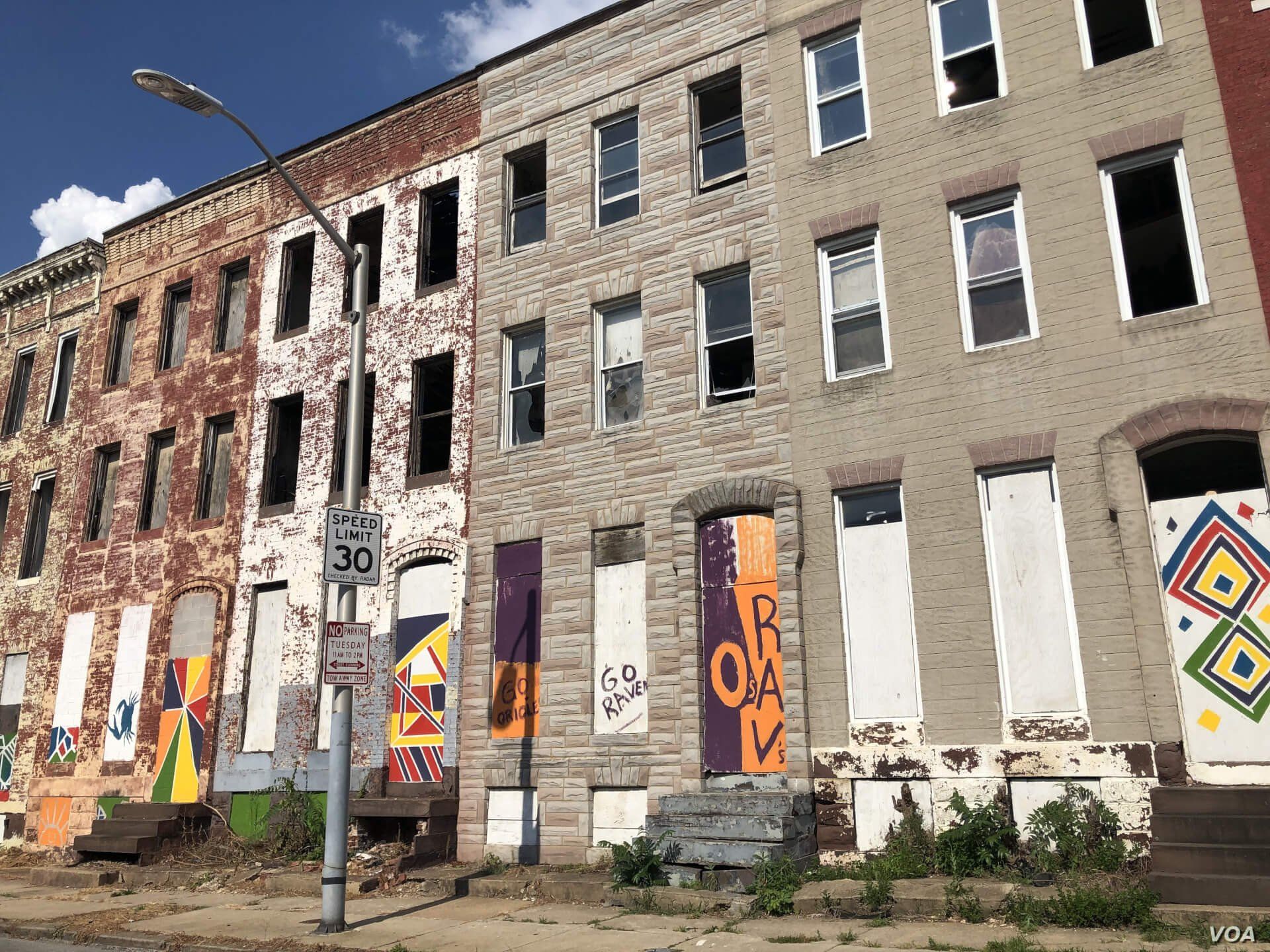 An entire block of vacant row houses in West Baltimore, within the 7th Congressional District of Representative Elijah Cummings. (VOA/C. Presutti)