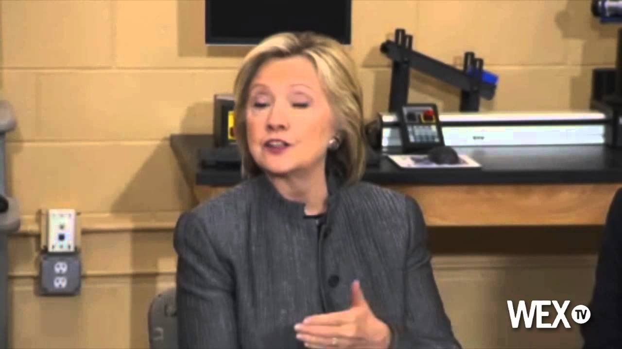 Hillary Clinton hosts education round table in New Hampshire