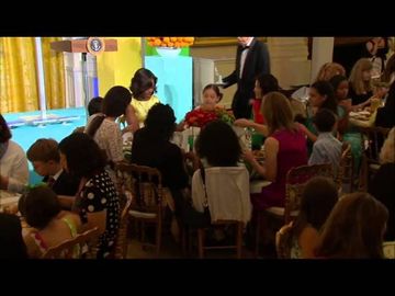 Michelle Obama hosts kids ‘state dinner’
