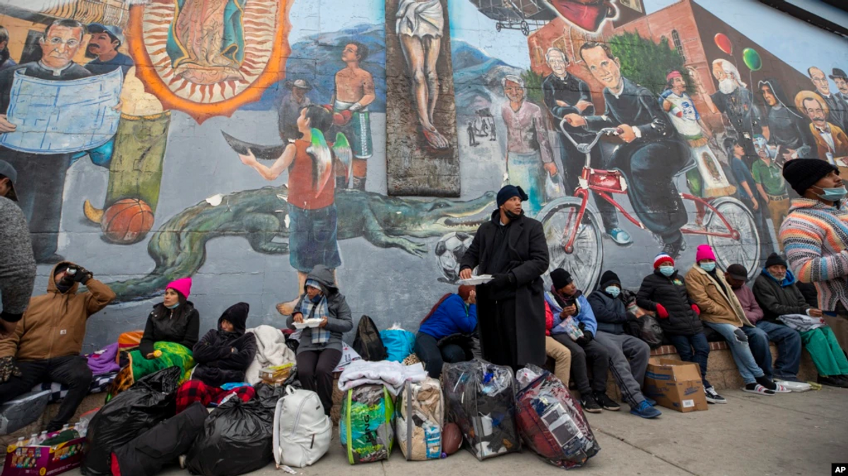 US Border Cities Strained Ahead of Expected Migrant Surge