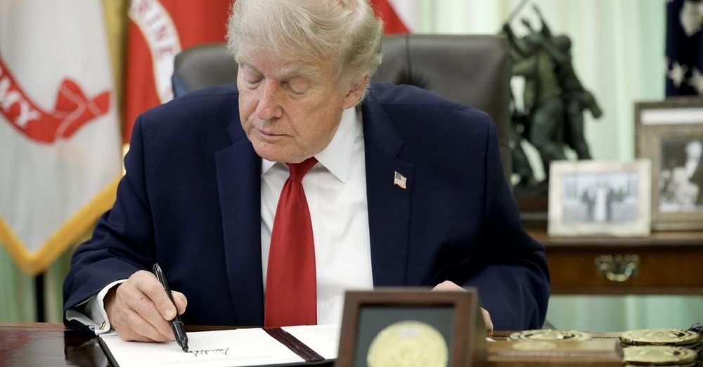 Trump signs presidential memo that gives Americans more options to fix their cars