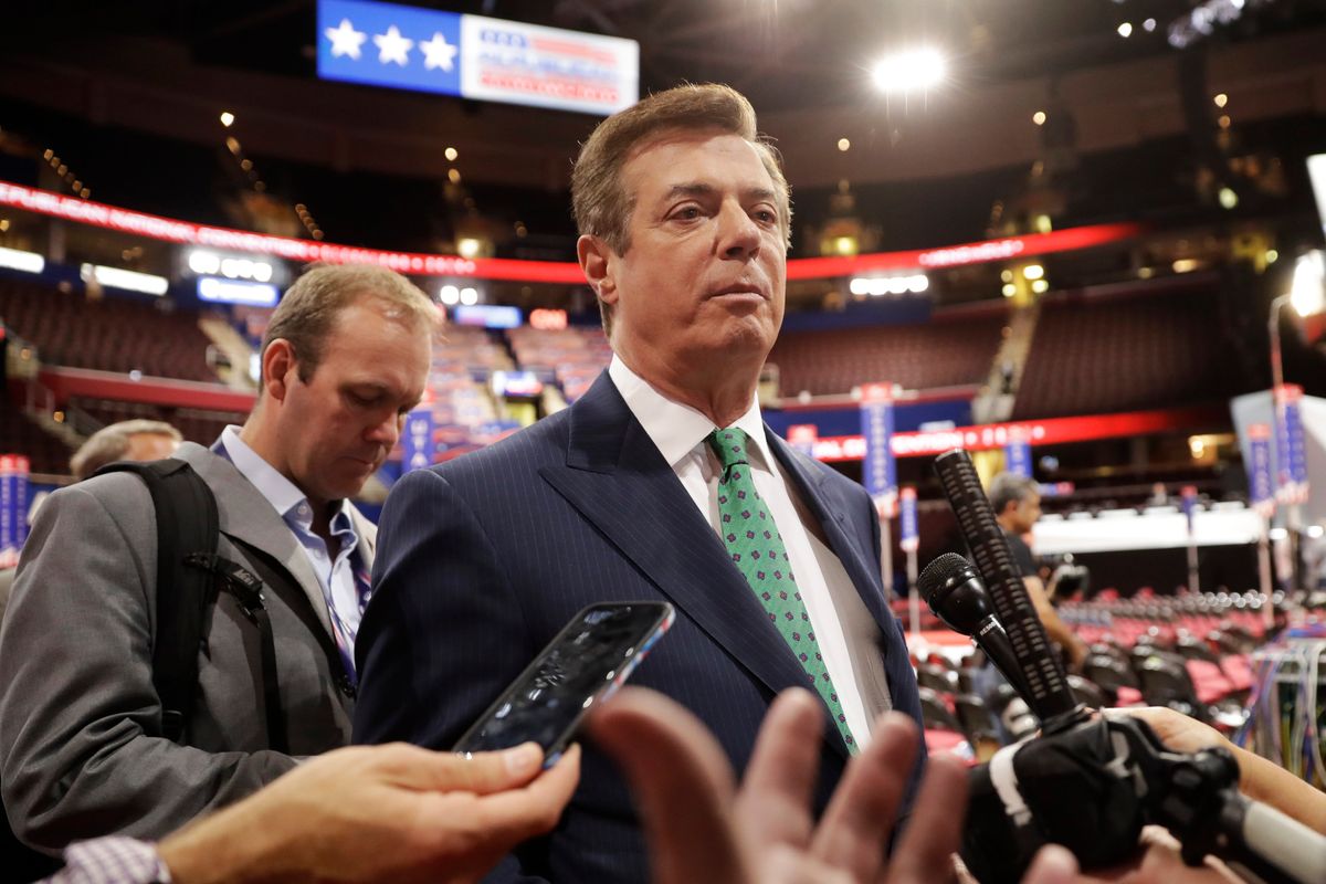 AP Source: Manafort to Remain in Federal Custody