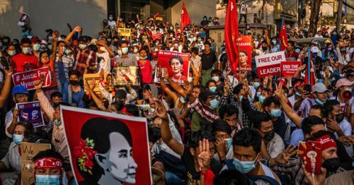 Soldiers and police crack down on protestors in Myanmar