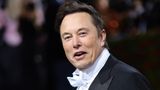 Musk polls users on whether he should step down as Twitter chief