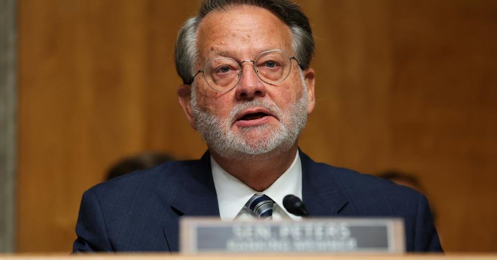Retiring Michigan Democratic Sen. Gary Peters to lead USC political center next year