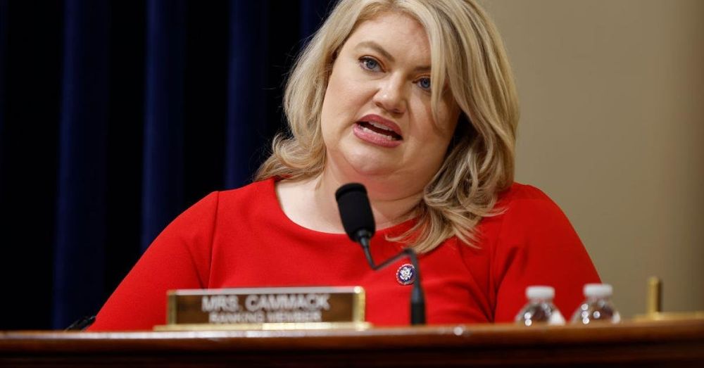 Florida congresswoman files bill to help third-party app developers access Apple’s App Store