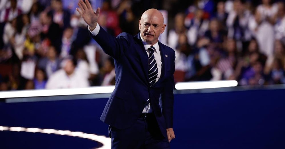 U.S. Sen. Mark Kelly presents 'AI for America' roadmap