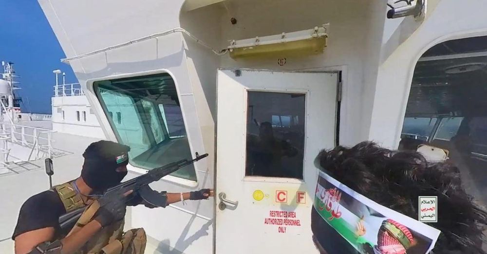 US cargo ship hit by Houthi ballistic missile, Pentagon
